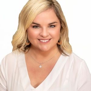 Meet your Posher, Maggie